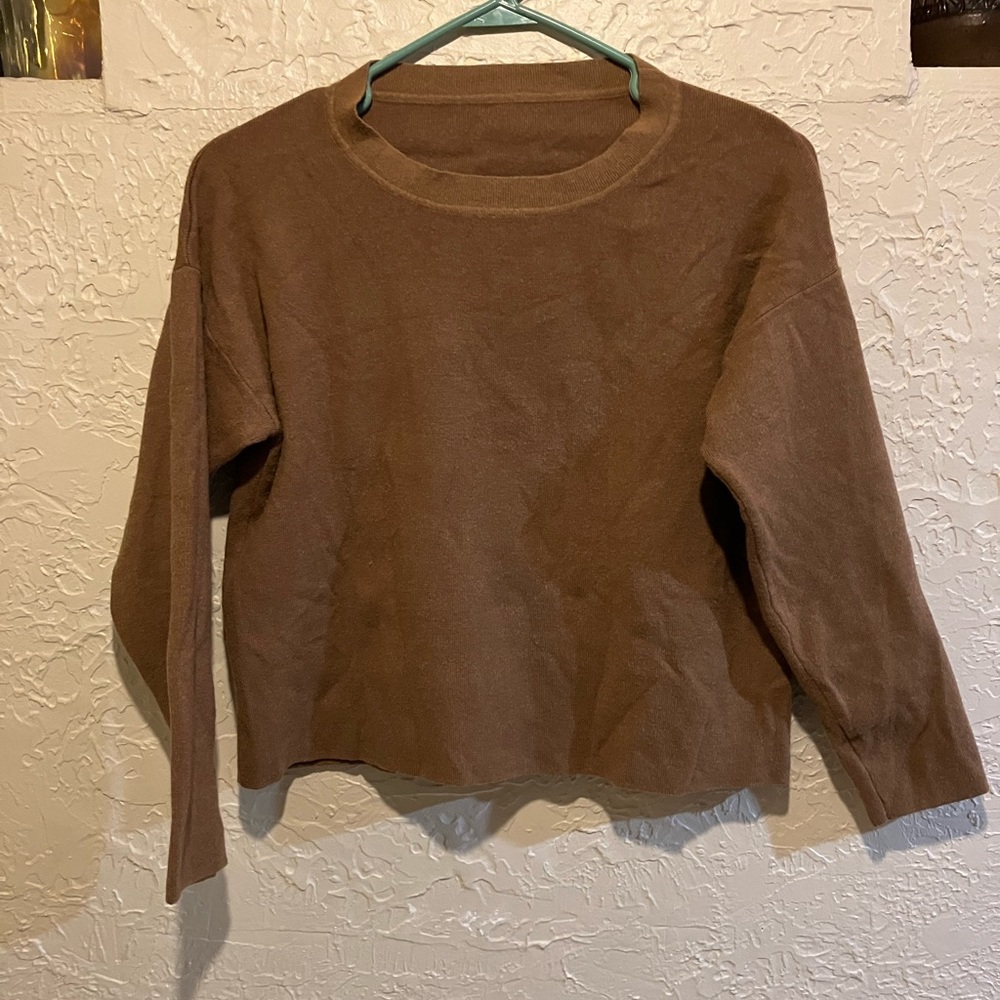 Crew Neck camel brown sweater S-M